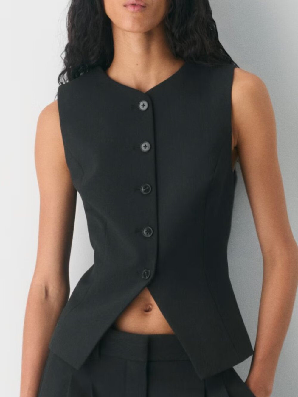 Wilfred Regal Vest - Picture 3 of 5